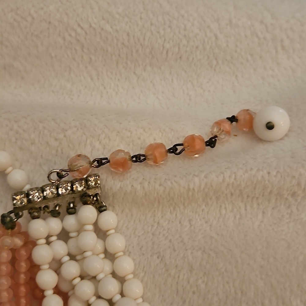 Vintage 1950s Multi-Strand Candy Pink and White Milk Glass Beaded Necklace - Picture 9 of 12